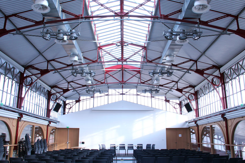 Photo et rédactionnel sur une ancienne halle de Bordeaux.